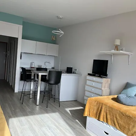 Ocean View Vue Et Parking דירה